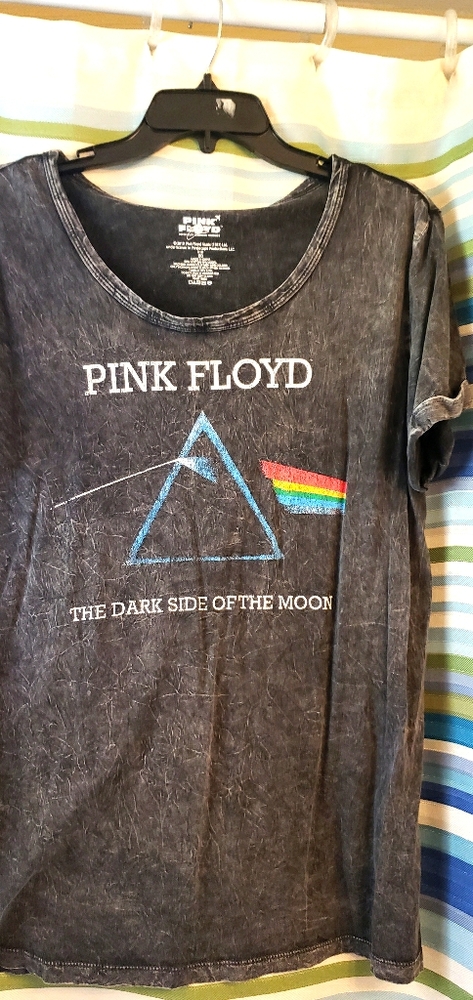 Graphic tee